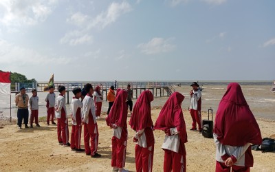 OUTBOUND DAN TADABBUR ALAM SMP MUTU SAMPANG DI PANTAI DAMAR WULAN